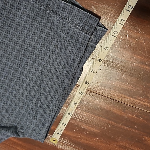 IZOD Navy Plaid Cargo Shorts (0778) - Picture 3 of 6